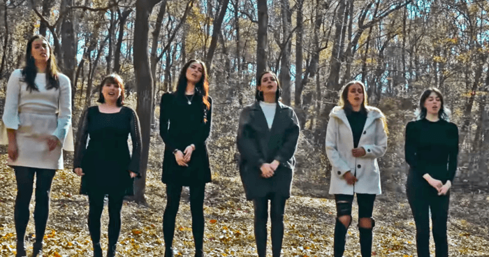 6-sisters-sing-mary-did-you-know-in-acapella-cover